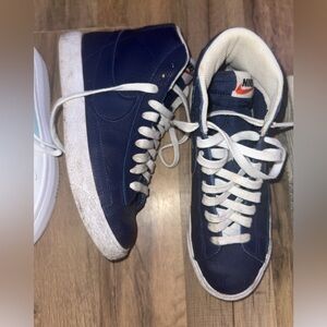 Nike Blazers navy blue color. Size 6Y fit size women’s 7.5.